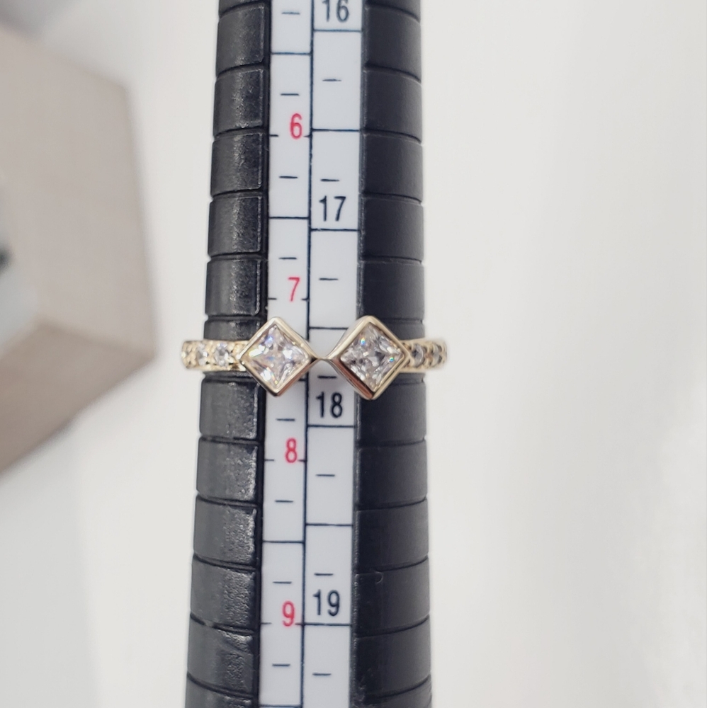 Yellow Gold Geometric Ring - Picture 5 of 7